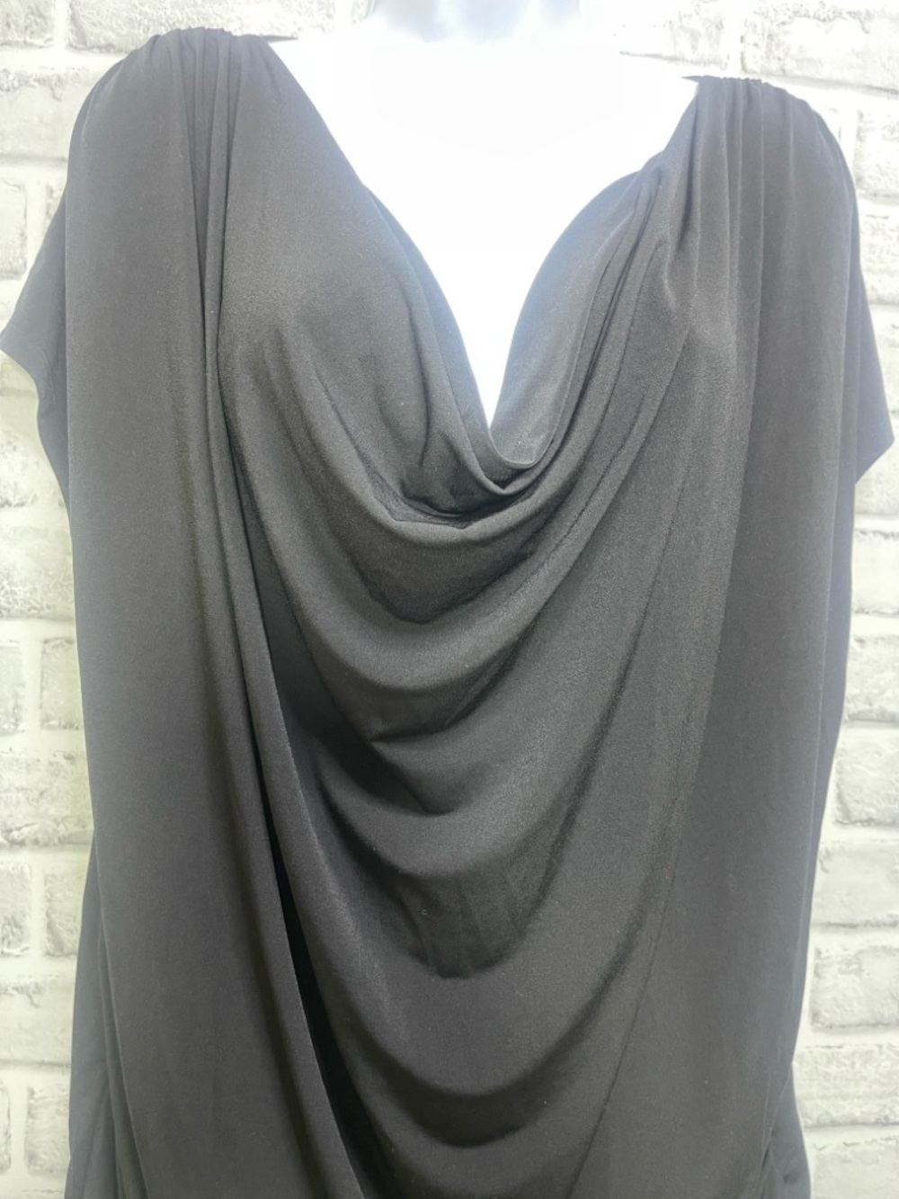 Lane Bryant Black Cowl Neck Cinched Side  Top 22/24 - Picture 2 of 6